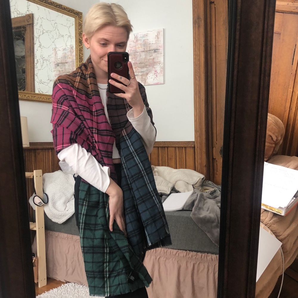Blanket scarf from Evereve 🌸